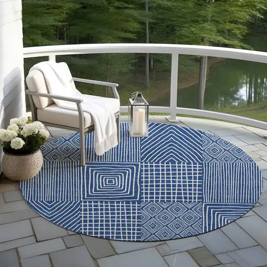 8' Navy Blue And Ivory Round Geometric Washable Indoor Outdoor Area Rug Photo 7