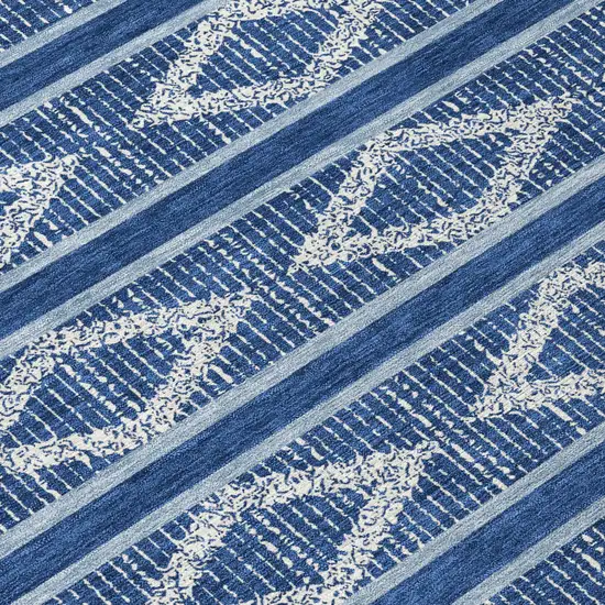 8' Navy Blue And Ivory Round Geometric Washable Indoor Outdoor Area Rug Photo 8