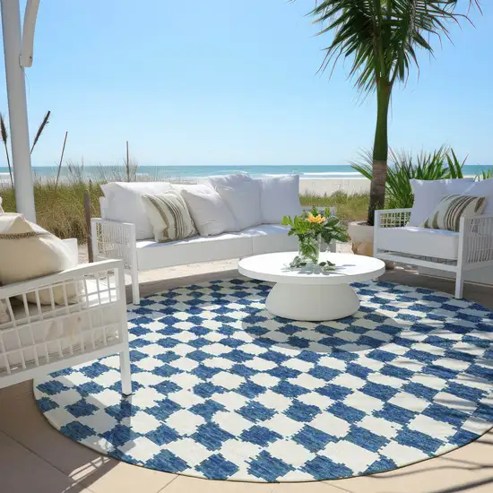 8' Navy Blue And Ivory Round Geometric Washable Indoor Outdoor Area Rug Photo 5