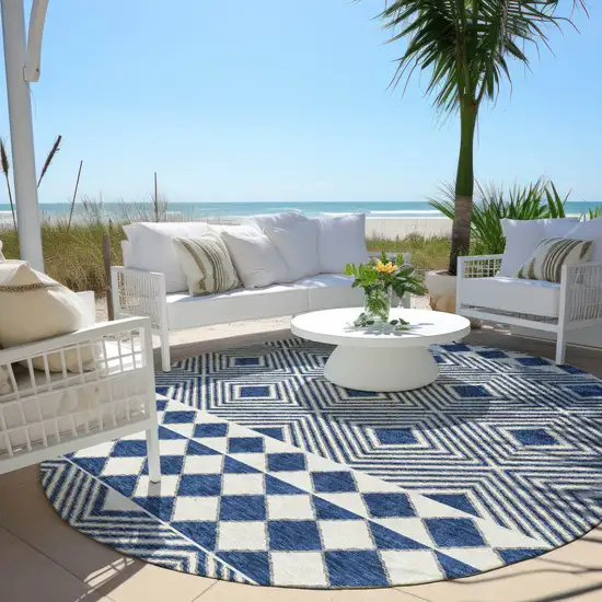 8' Navy Blue And Ivory Round Geometric Washable Indoor Outdoor Area Rug Photo 5