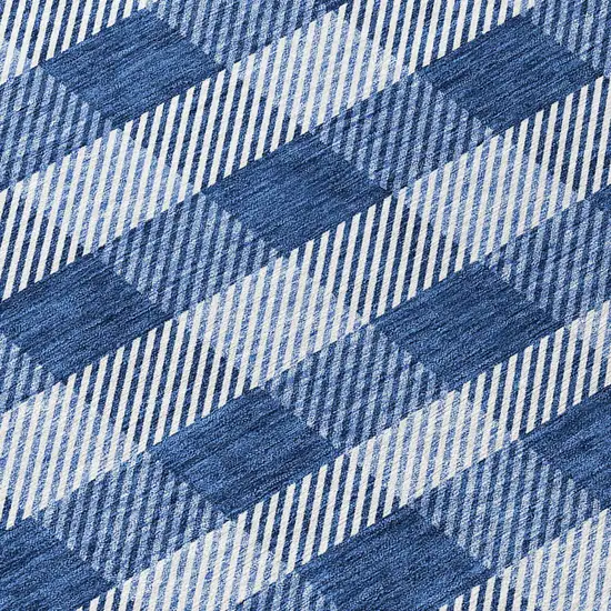 8' Navy Blue And Ivory Round Plaid Washable Indoor Outdoor Area Rug Photo 8