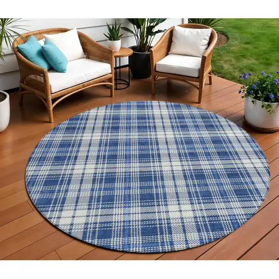 8' Navy Blue And Ivory Round Plaid Washable Indoor Outdoor Area Rug Photo 1