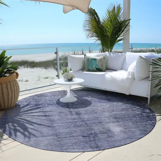 8' Navy Blue And Sky Blue Round Abstract Washable Indoor Outdoor Area Rug Photo 6