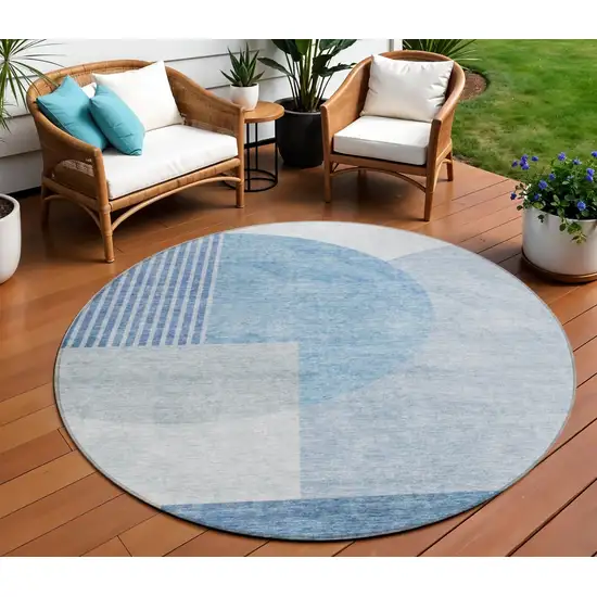 8' Navy Blue And Sky Blue Round Geometric Washable Indoor Outdoor Area Rug Photo 1
