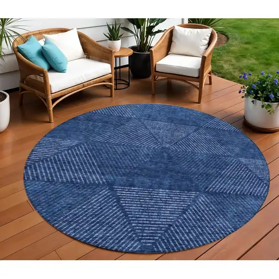 8' Navy Blue And Sky Blue Round Geometric Washable Indoor Outdoor Area Rug Photo 1