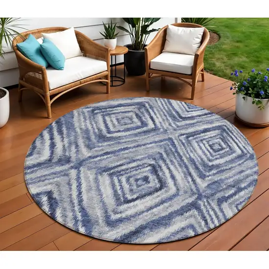 8' Navy Blue And Sky Blue Round Geometric Washable Indoor Outdoor Area Rug Photo 1