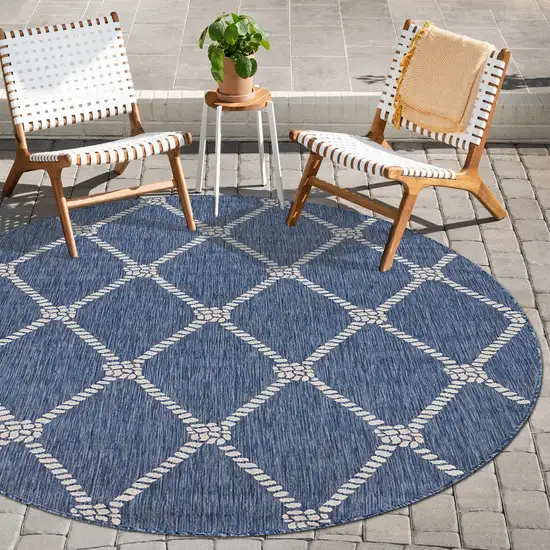 5' Navy Blue And White Checkered Round Rug Photo 6