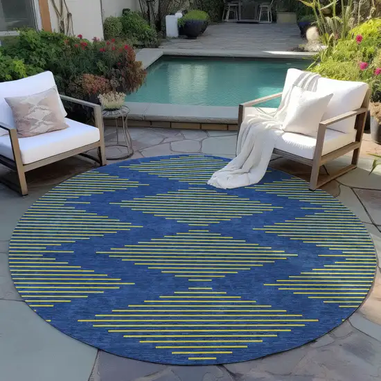 8' Navy Blue And Yellow Round Geometric Washable Indoor Outdoor Area Rug Photo 6
