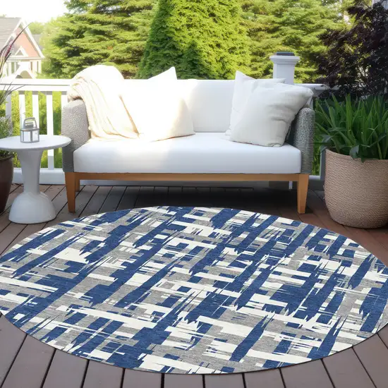 8' Navy Blue Gray And Ivory Round Striped Washable Indoor Outdoor Area Rug Photo 5
