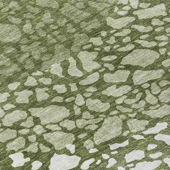 8' Olive Green And Artichoke Green Round Abstract Washable Indoor Outdoor Area Rug Photo 9