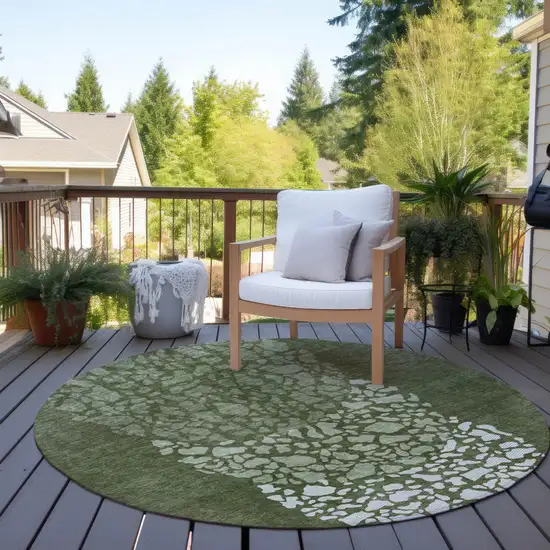 8' Olive Green And Artichoke Green Round Abstract Washable Indoor Outdoor Area Rug Photo 6