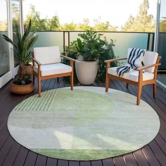 8' Olive Green And Artichoke Green Round Geometric Washable Indoor Outdoor Area Rug Photo 6
