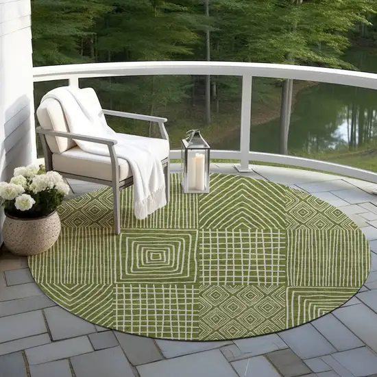 8' Olive Green And Beige Round Geometric Washable Indoor Outdoor Area Rug Photo 7