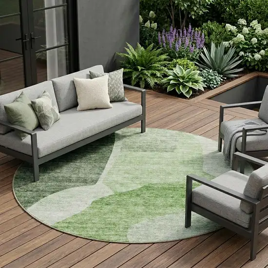 8' Olive Green And Fern Green Round Abstract Washable Indoor Outdoor Area Rug Photo 1