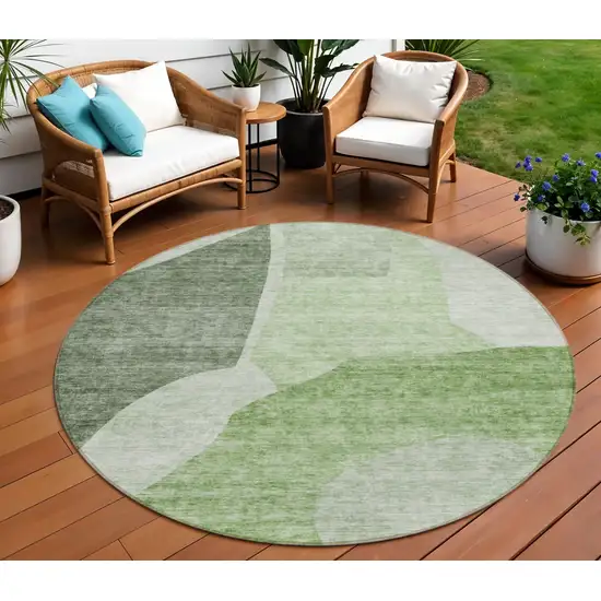 8' Olive Green And Fern Green Round Abstract Washable Indoor Outdoor Area Rug Photo 1
