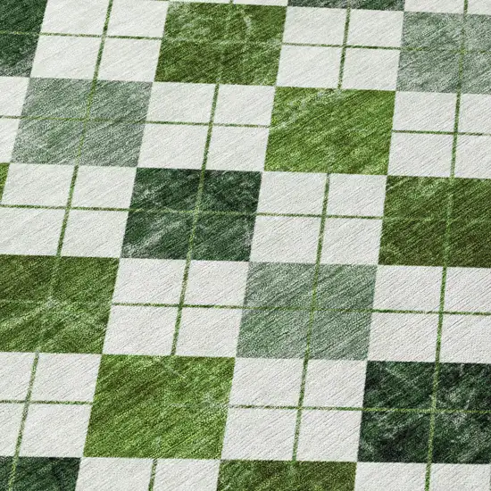 8' Olive Green And Ivory Round Geometric Washable Indoor Outdoor Area Rug Photo 9