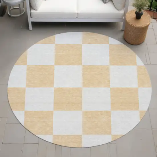 8' Peach And Beige Round Geometric Washable Indoor Outdoor Area Rug Photo 7