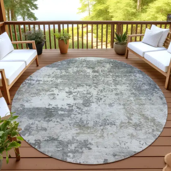 8' Pewter And Ivory Round Abstract Washable Indoor Outdoor Area Rug Photo 4