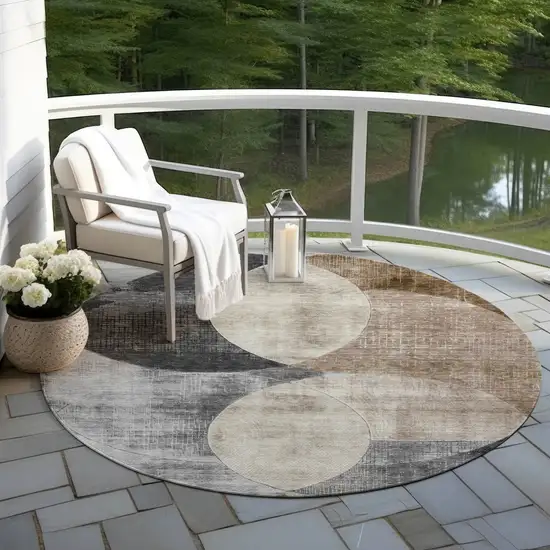 8' Pewter Brown And Charcoal Round Geometric Washable Indoor Outdoor Area Rug Photo 7
