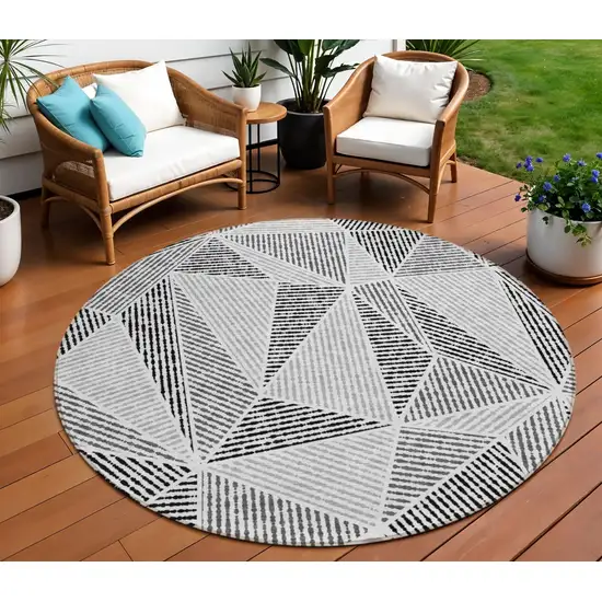 8' Pewter Charcoal And Gray Round Geometric Washable Indoor Outdoor Area Rug Photo 1