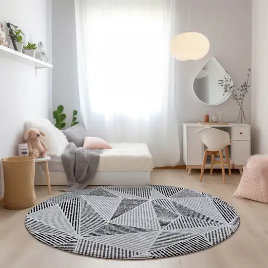 8' Pewter Charcoal And Gray Round Geometric Washable Indoor Outdoor Area Rug Photo 7