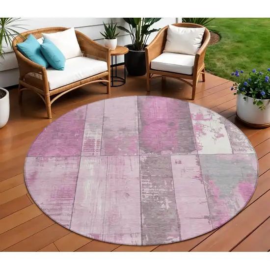 8' Pink And Gray Round Geometric Washable Indoor Outdoor Area Rug Photo 2