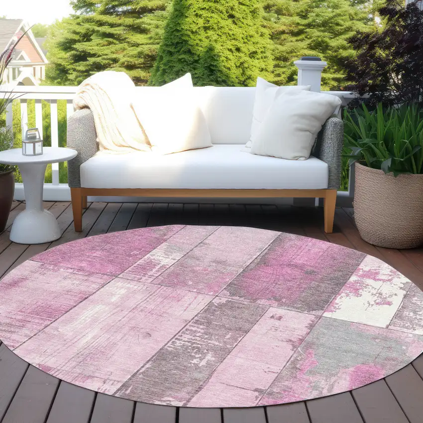 8' Pink And Gray Round Geometric Washable Indoor Outdoor Area Rug Photo 5