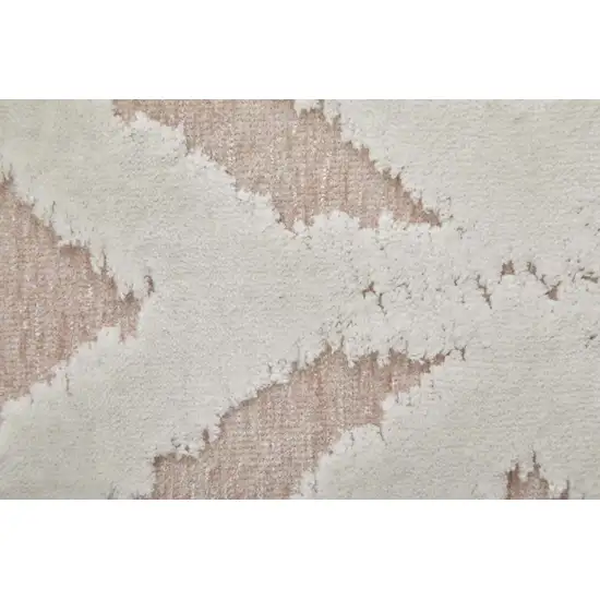 7' Pink And White Round Rug Photo 2