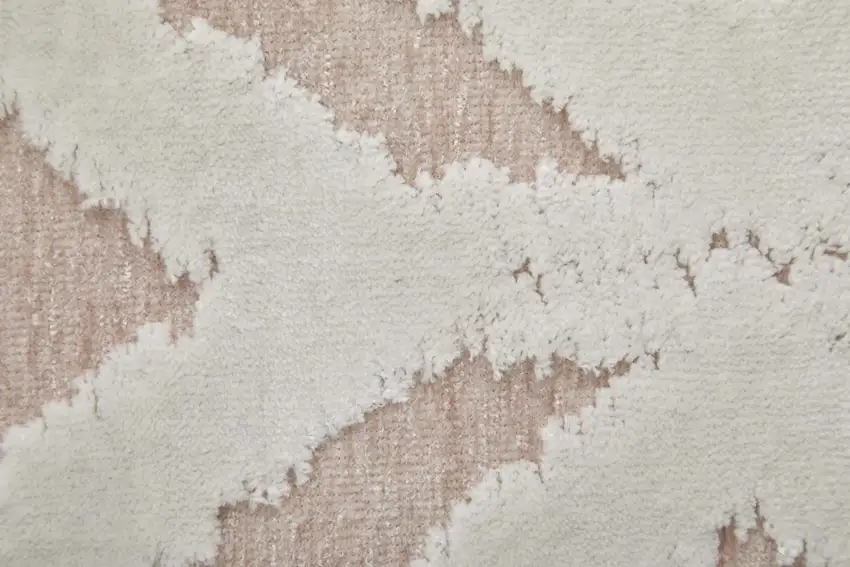 7' Pink And White Round Rug Photo 2