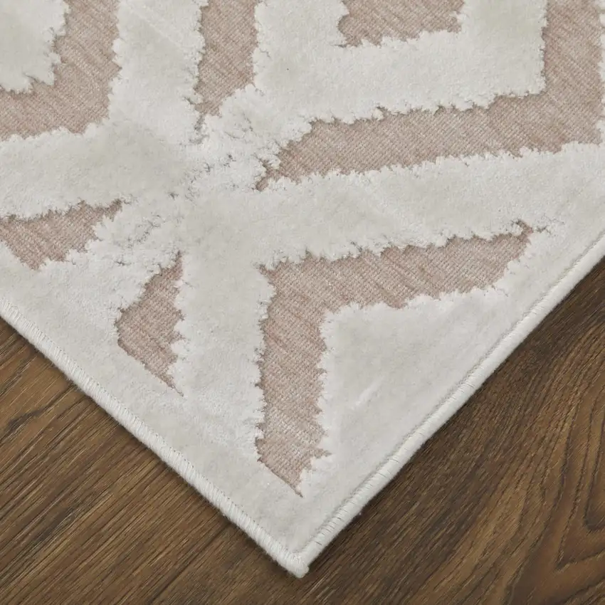 7' Pink And White Round Rug Photo 5