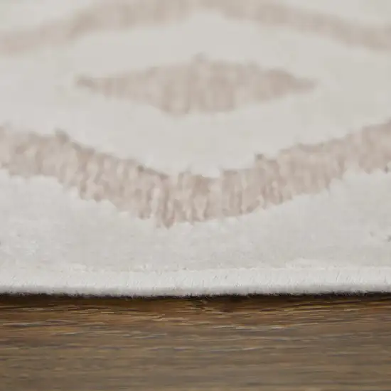 7' Pink And White Round Rug Photo 3