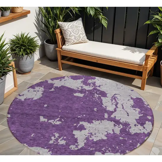 8' Purple And Lavender Round Abstract Washable Indoor Outdoor Area Rug Photo 1