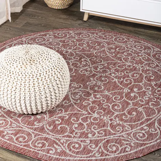 6' Red And Beige Round Medallion Indoor Outdoor Area Rug Photo 4