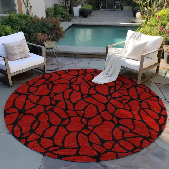 8' Red And Black Round Geometric Washable Indoor Outdoor Area Rug Photo 5