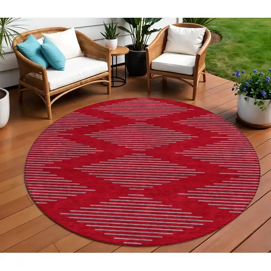 8' Red And Gray Round Geometric Washable Indoor Outdoor Area Rug Photo 1