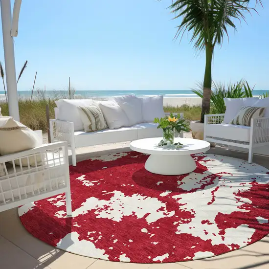 8' Red And Ivory Round Abstract Washable Indoor Outdoor Area Rug Photo 6