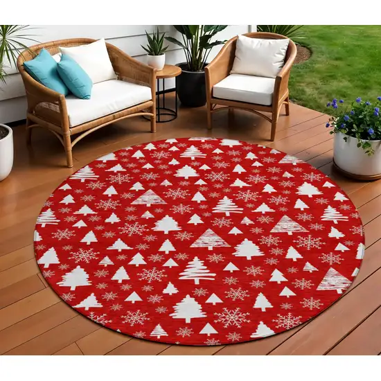 8' Red And Ivory Round Botanical Leaves Washable Indoor Outdoor Area Rug Photo 2