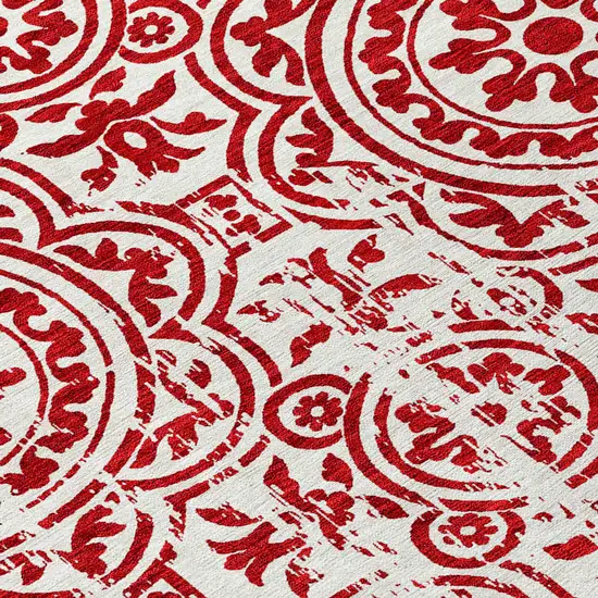 8' Red And Ivory Round Medallion Washable Indoor Outdoor Area Rug Photo 9