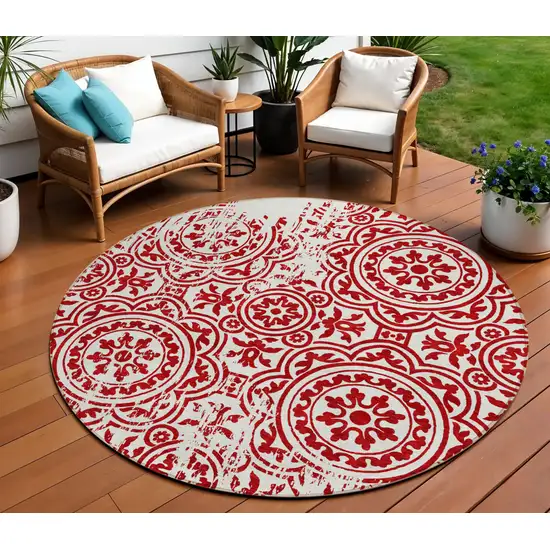 8' Red And Ivory Round Medallion Washable Indoor Outdoor Area Rug Photo 1