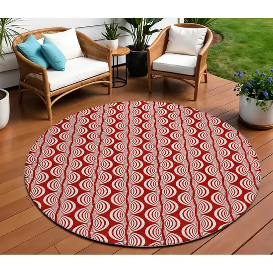 8' Red And Ivory Round Ogee Washable Indoor Outdoor Area Rug Photo 1