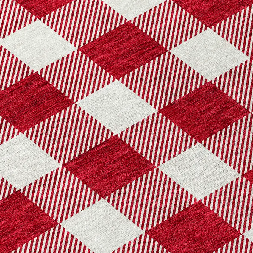 8' Red And Ivory Round Plaid Washable Indoor Outdoor Area Rug Photo 8