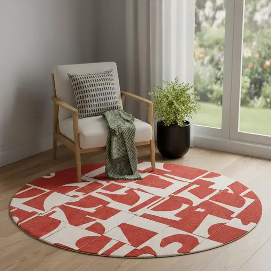 5' Red And White Geometric Washable Round Rug Photo 1