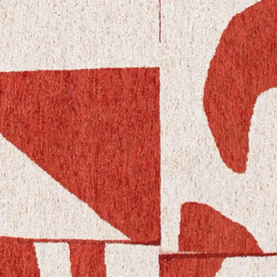 8' Red And White Geometric Washable Round Rug Photo 3