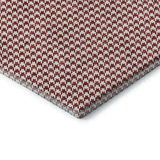 8' Red And White Houndstooth Washable Round Rug With UV Protection Photo 7