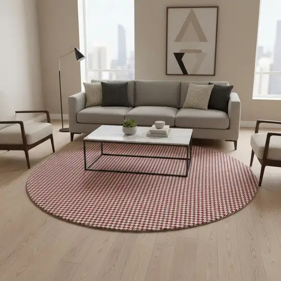 8' Red And White Houndstooth Washable Round Rug With UV Protection Photo 1