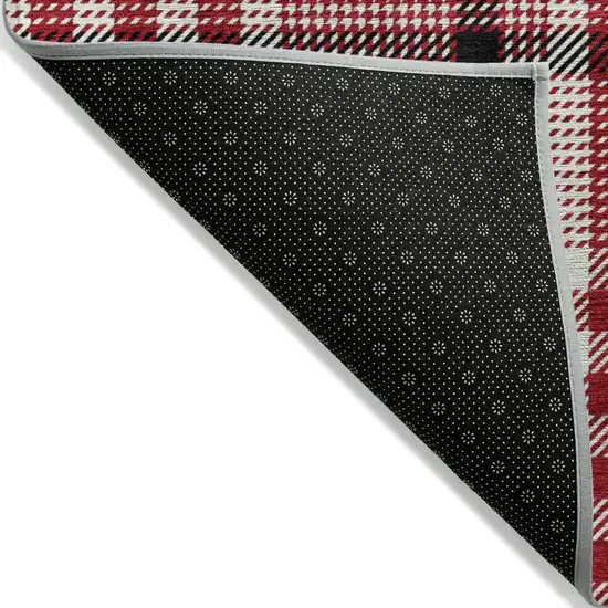 8' Red Black And Ivory Round Plaid Washable Indoor Outdoor Area Rug Photo 3