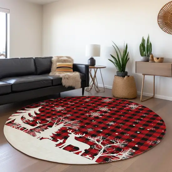 8' Red Black And Ivory Round Plaid Washable Indoor Outdoor Area Rug Photo 5