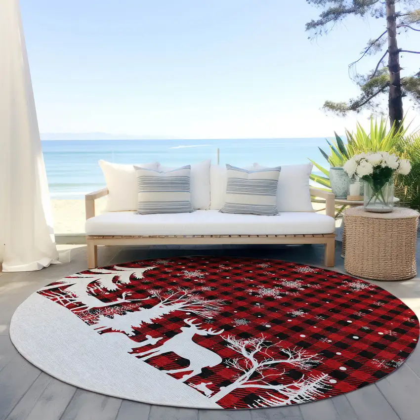 8' Red Black And Ivory Round Plaid Washable Indoor Outdoor Area Rug Photo 4