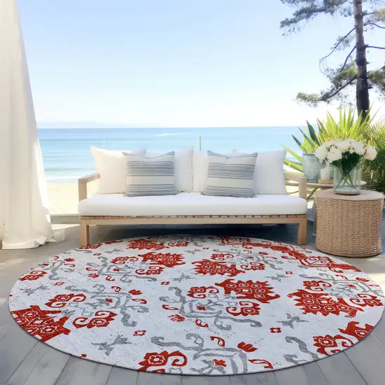 8' Red Gray And Silver Round Oriental Washable Indoor Outdoor Area Rug Photo 5