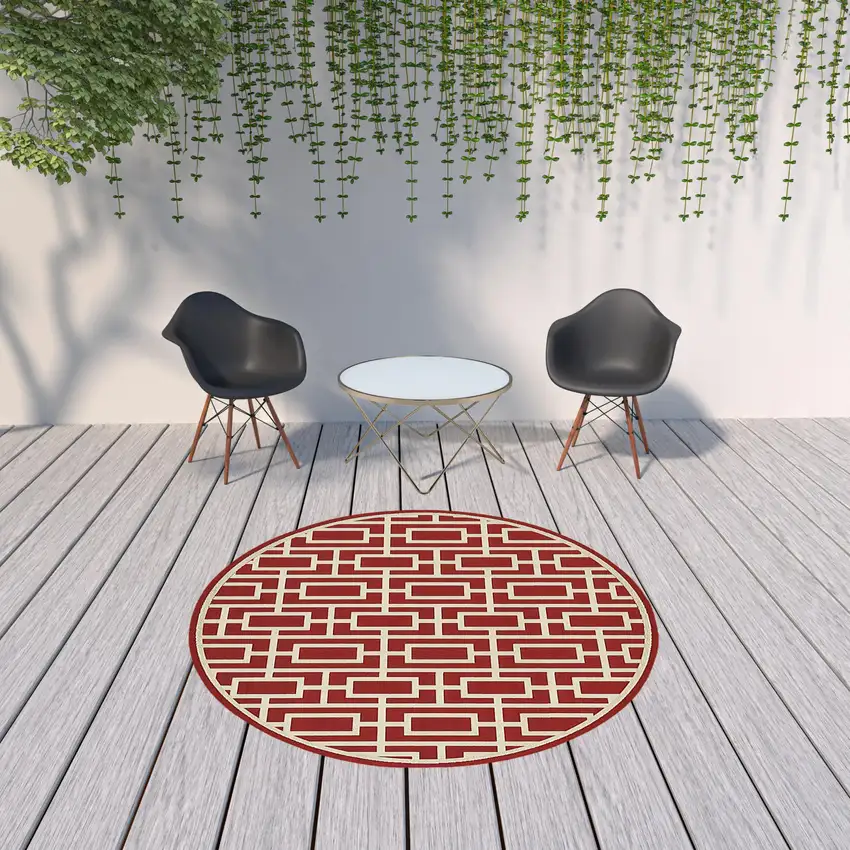 8' Red Round Geometric Stain Resistant Indoor Outdoor Area Rug Photo 3